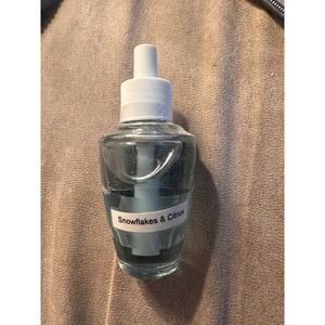 Snowflake and Citrus Bath and Body Works Wallflowers New Old Stock NOS